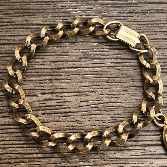 Antique Gold Chain Bracelet w/Faux Stone Cameo - Picture 6 of 16